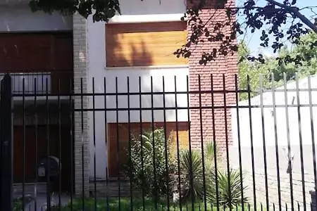 Departamento Centrico Y Amplio, 6 Personas, Nqn.