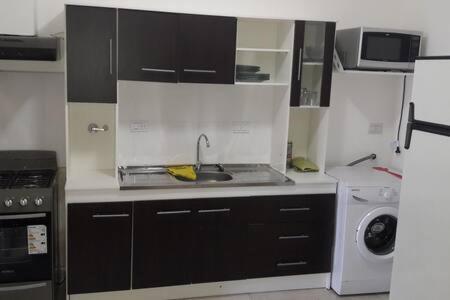 Departamento Centrico Y Amplio, 6 Personas, Nqn. Apartment